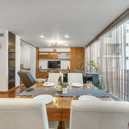 Revon Business 48 Dunajska, Free Parking *