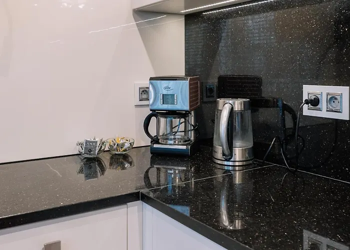 Revon Business 48 Dunajska, Free Parking * براتسيلافا