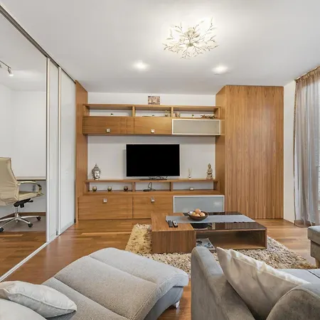 Apartman Revon Business 48 Dunajska, Free Parking